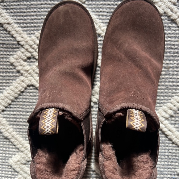 Men's UGG Neumel Chelsea in Brown Size 13 like new - Picture 3 of 8
